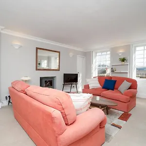  Apartment Pass The Keys Lovely 1 Bed Flat With Parking Close To The Centre