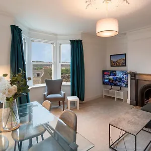  Apartment Beautiful Views! 3 Great Doubles!